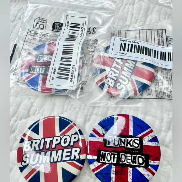 British Rock Buttons! Punk Rock Union Jack Flag -Set of 4 - Picture 3 of 11